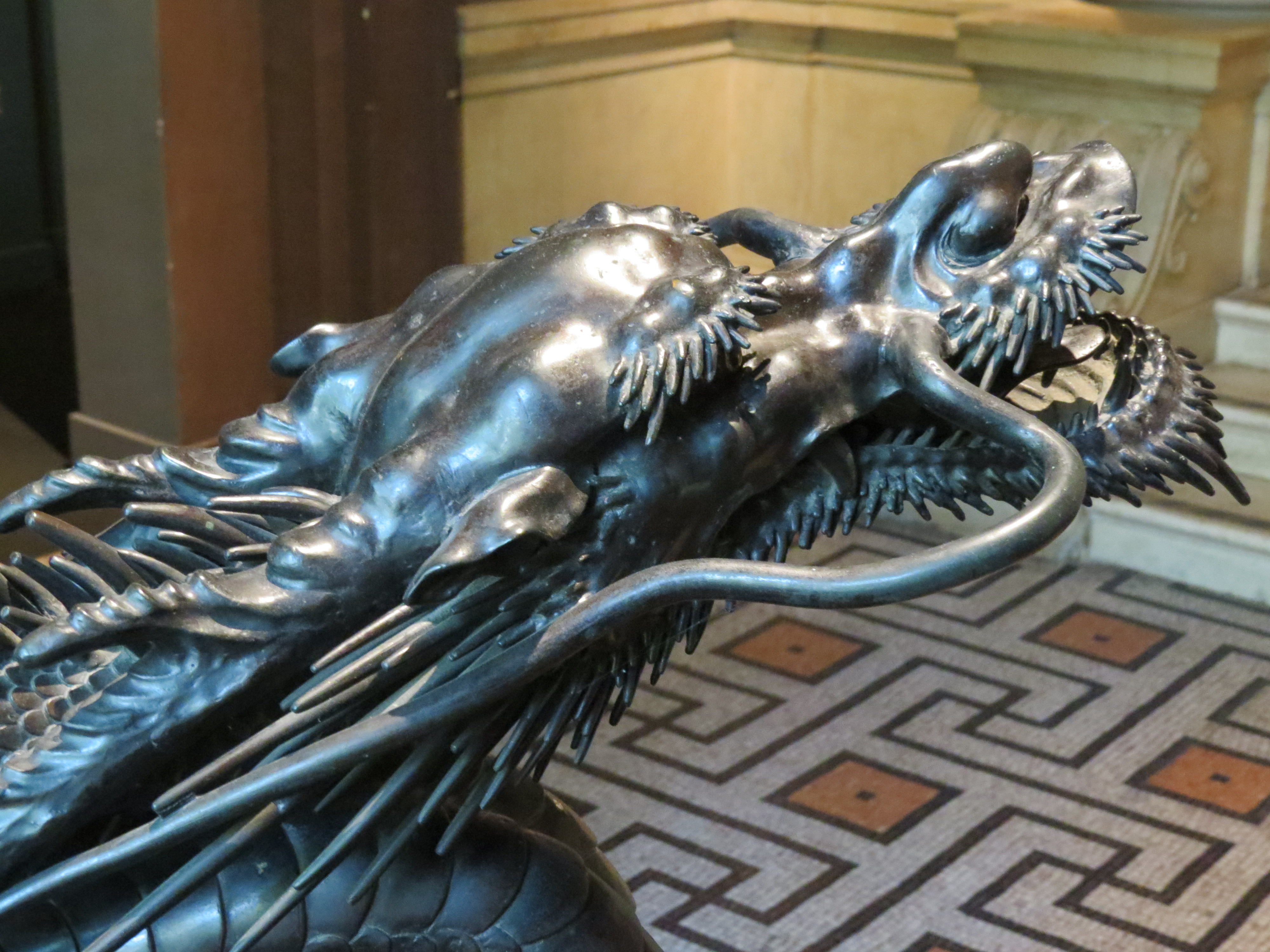 Sur les traces de la Swastika